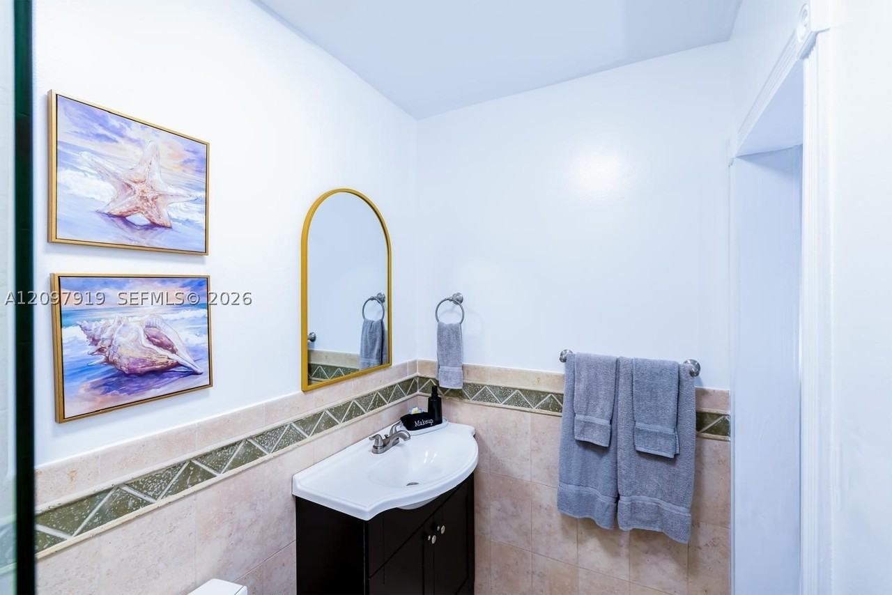 312 N Luna Ct #312 - Photo 7 of 20