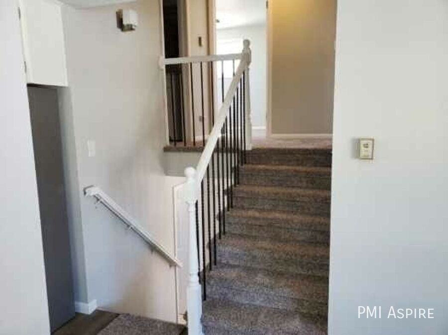 1400 Sunset St - Photo 4 of 14
