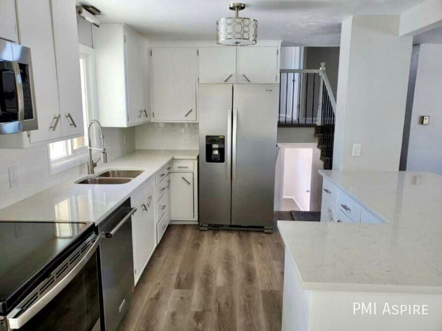 1400 Sunset St - Photo 6 of 14