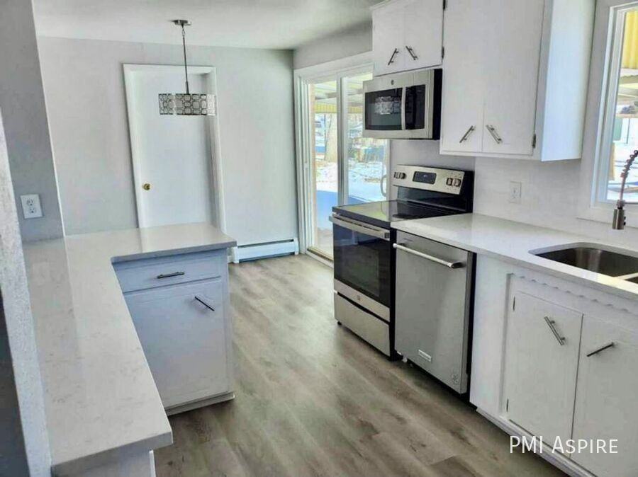 1400 Sunset St - Photo 7 of 14