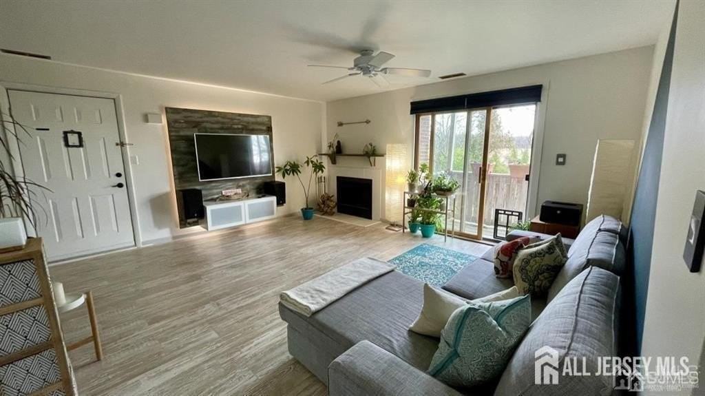 1323 Ravens Crest Dr - Photo 2 of 22