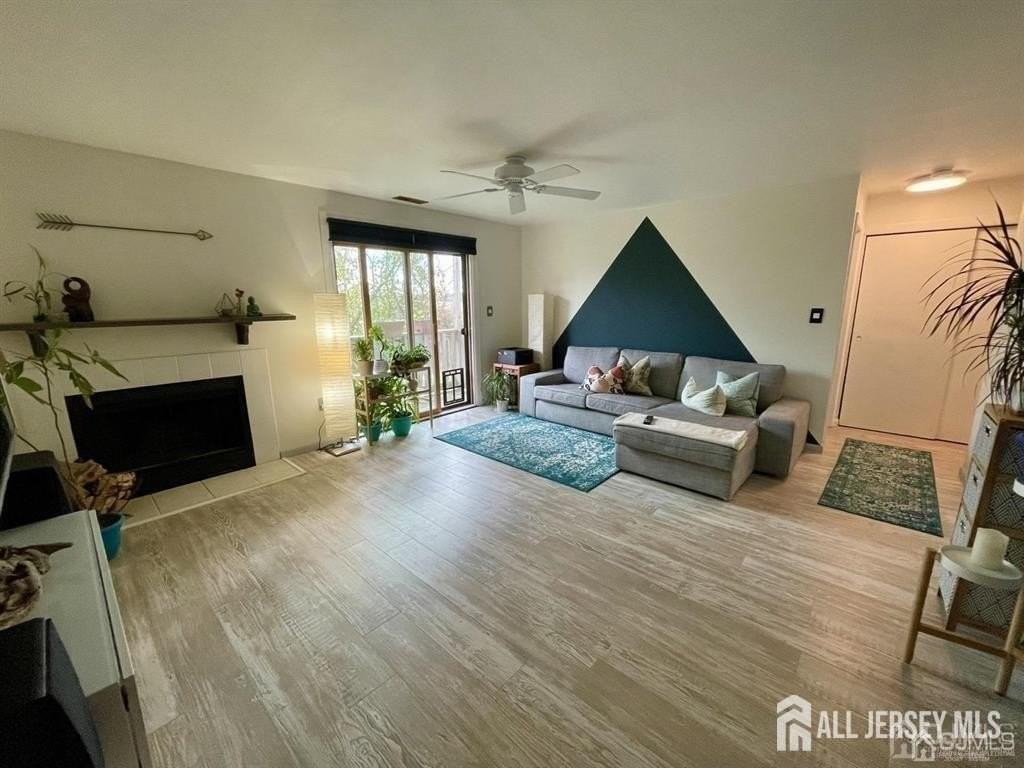 1323 Ravens Crest Dr - Photo 7 of 22