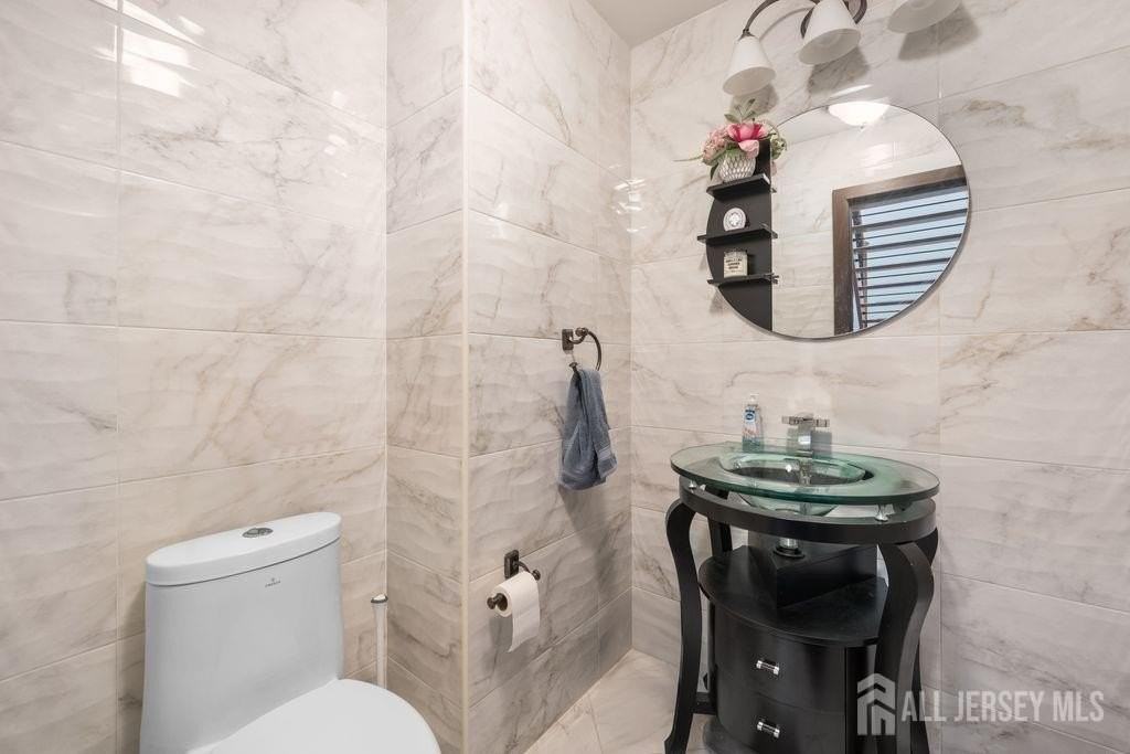 165 N Broadway #B - Photo 6 of 13