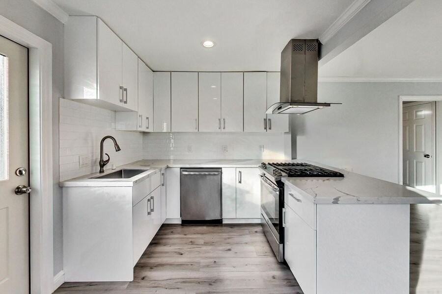 1922 Sacramento St - Photo 2 of 19