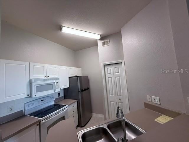 5180 Northridge Rd #308 - Photo 2 of 16
