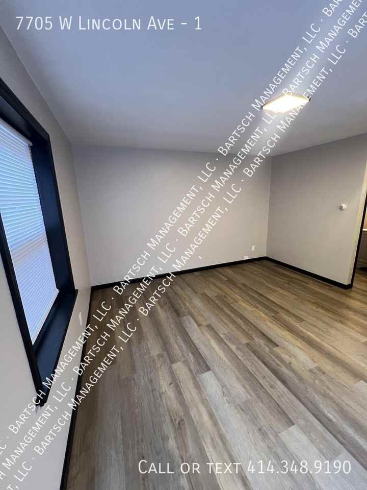 7705 W Lincoln Ave #1 - Photo 4 of 8