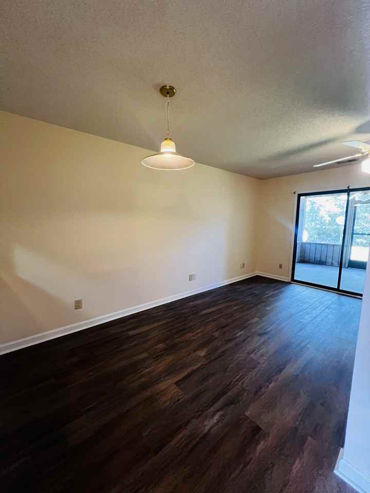 405 Fairview Rd #C - Photo 4 of 10