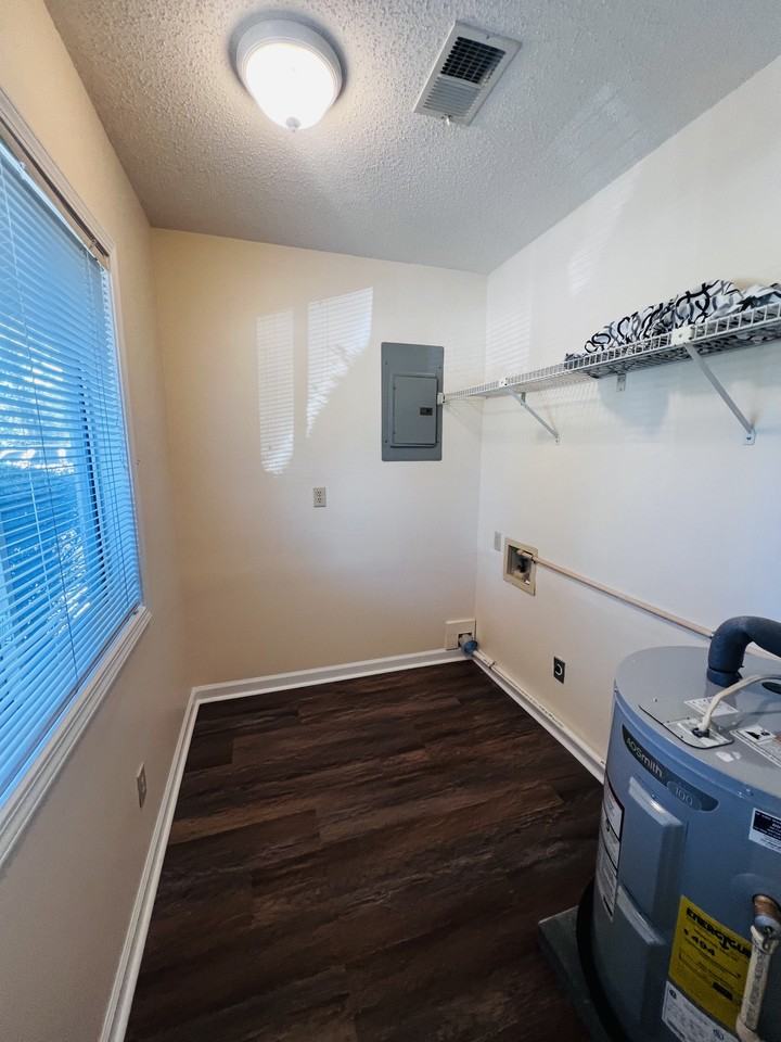 405 Fairview Rd #C - Photo 5 of 10