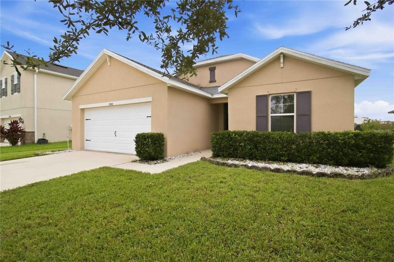 15630 Rose Grove Dr - Photo 3 of 50
