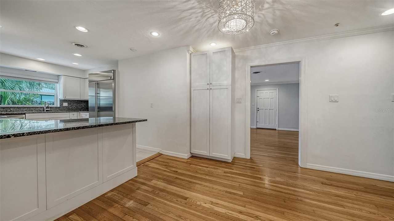 1763 South Dr - Photo 3 of 39