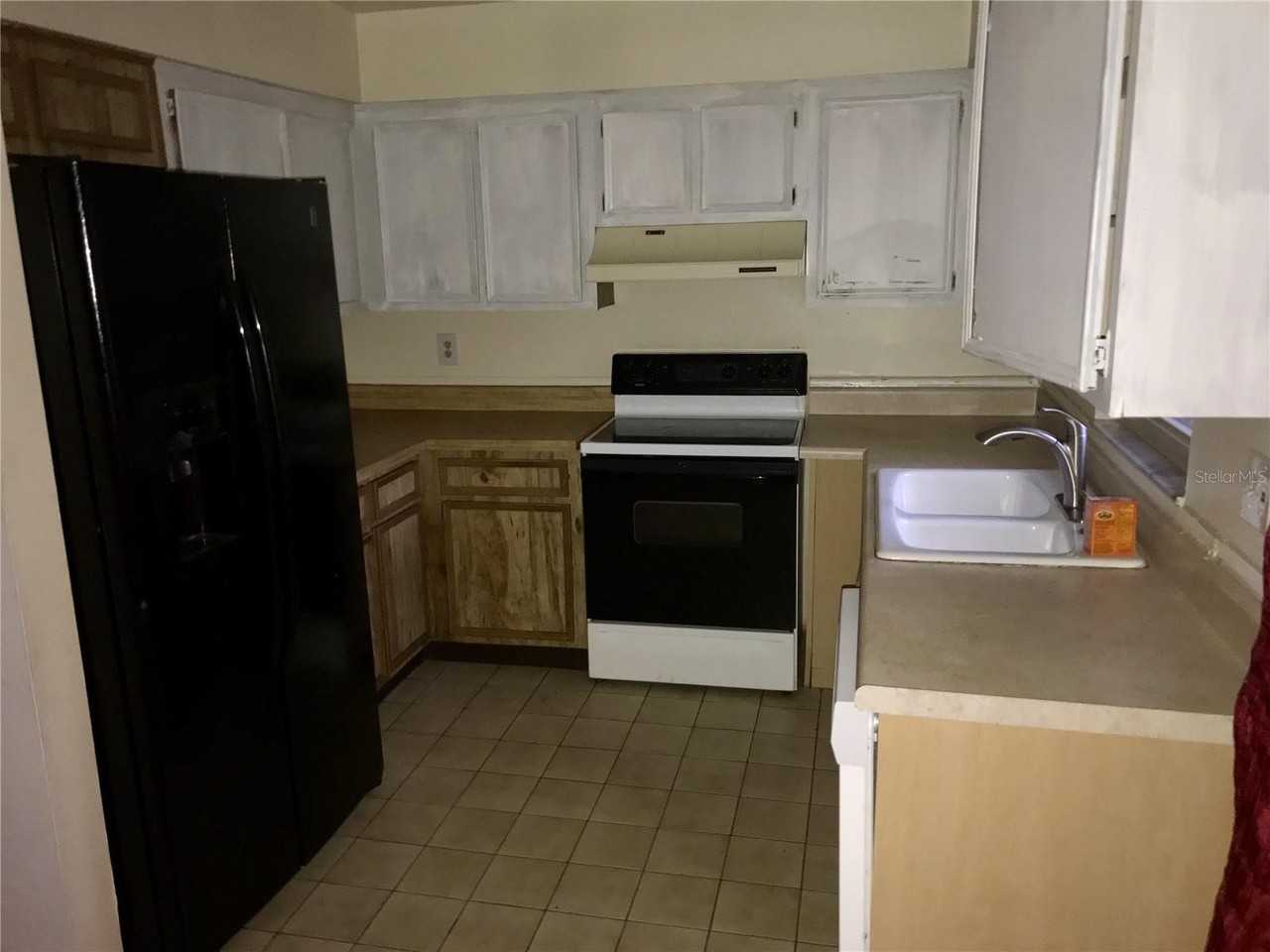 241 Edgewood Dr - Photo 4 of 7