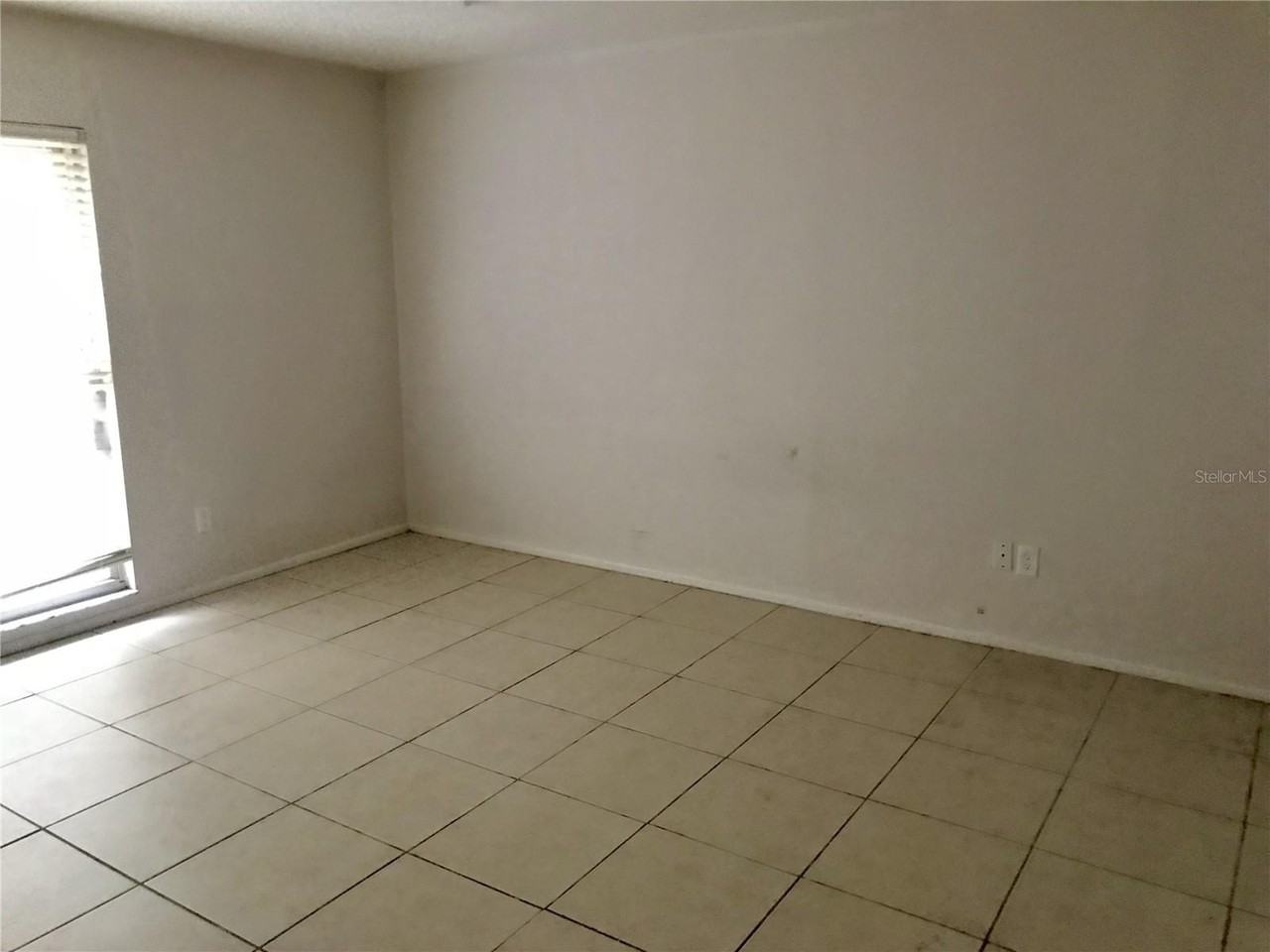 241 Edgewood Dr - Photo 5 of 7