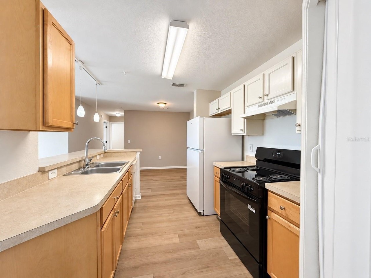 5848 Lake Pointe Village Cir #411 - Photo 6 of 46