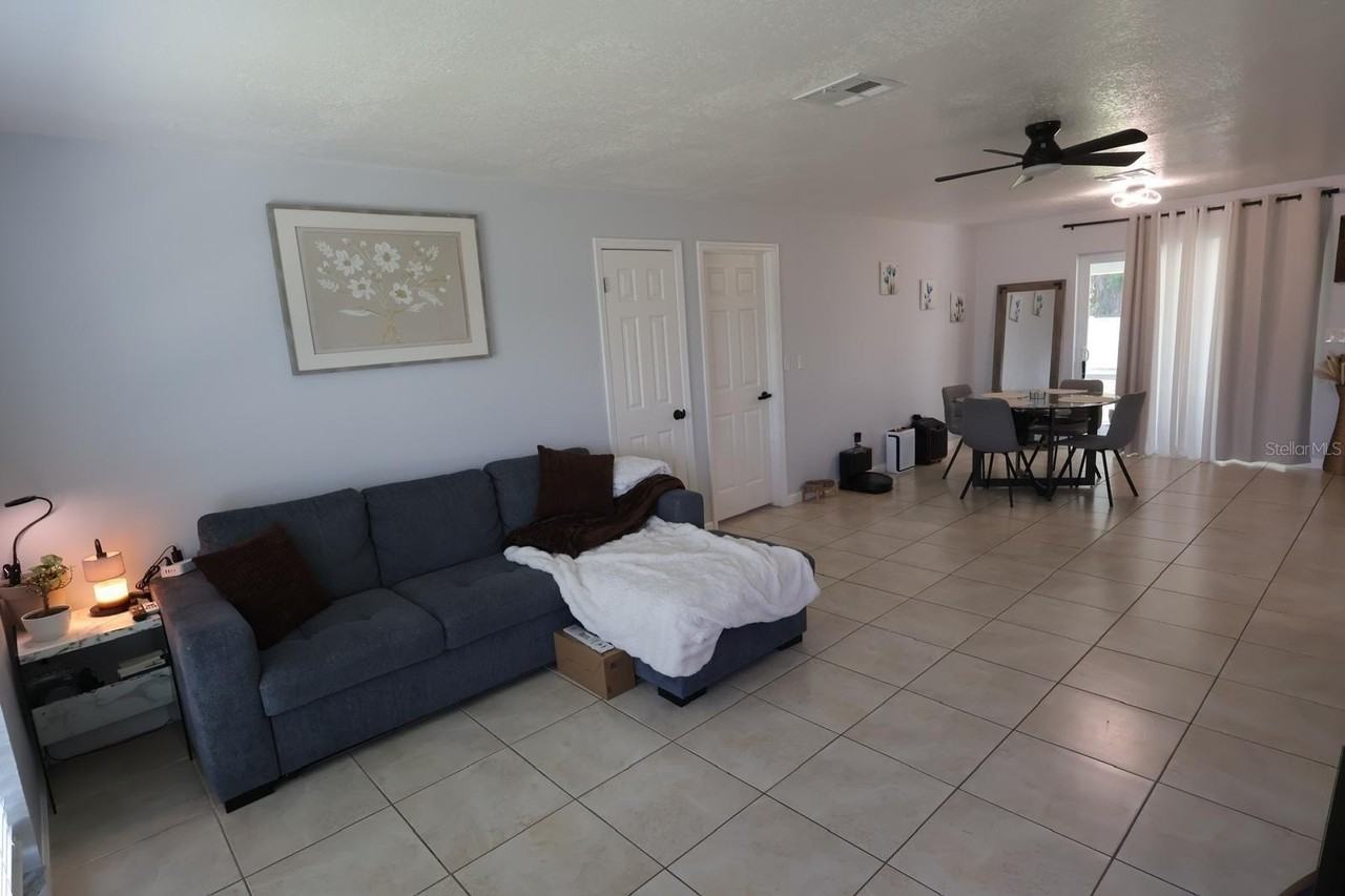 256 La Paz Dr - Photo 3 of 14