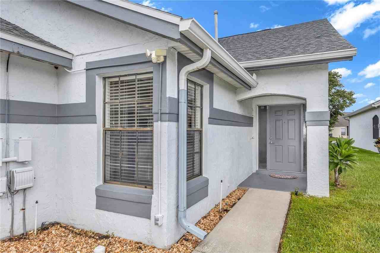 5831 Plumtree Ct - Photo 3 of 29