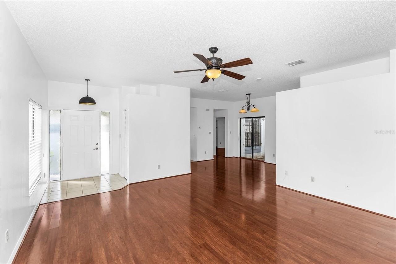 5831 Plumtree Ct - Photo 5 of 29