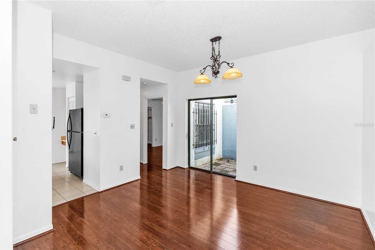 5831 Plumtree Ct - Photo 6 of 29