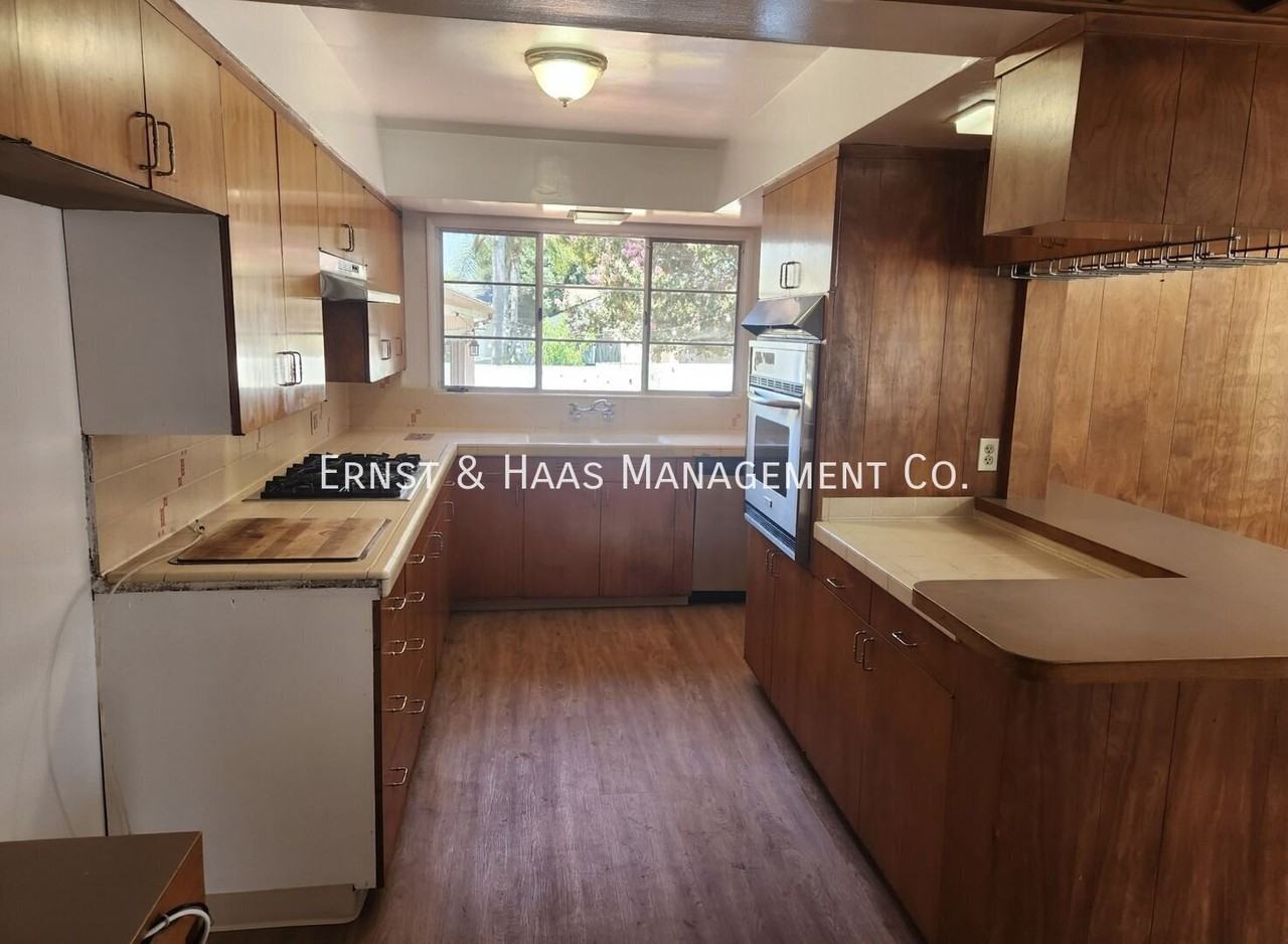 1079 E Terrace Dr - Photo 7 of 21