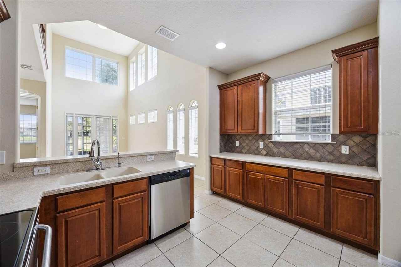 551 Terrace Spring Dr - Photo 6 of 36