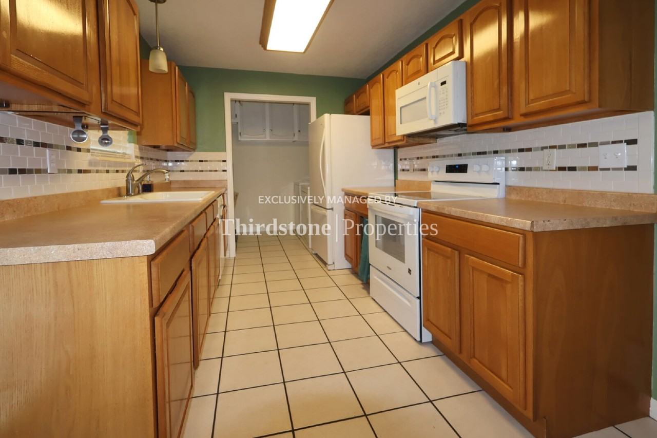 12206 Grasse St - Photo 4 of 19