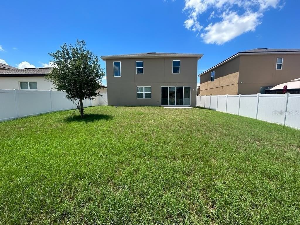 680 Meadow Pointe Dr - Photo 2 of 4
