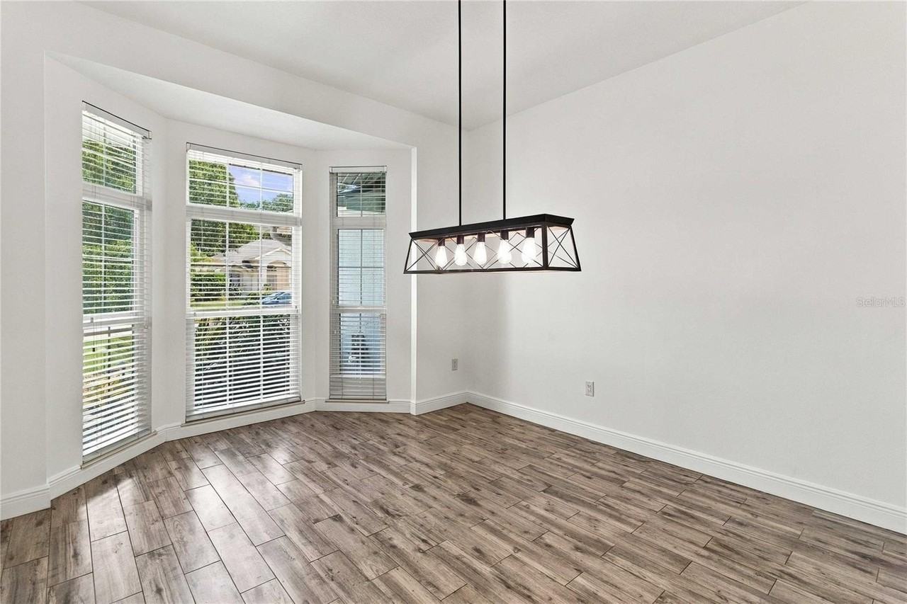 5232 Hammock Cir - Photo 6 of 50