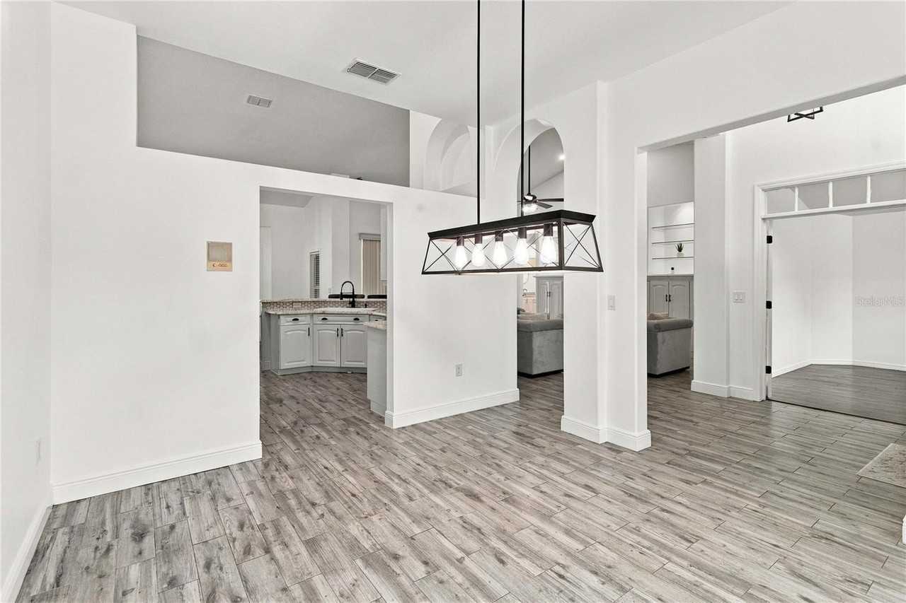 5232 Hammock Cir - Photo 7 of 50