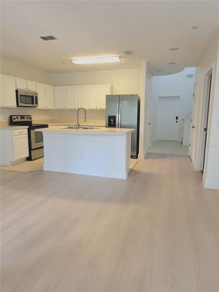 9548 Bacchus Trl - Photo 3 of 19