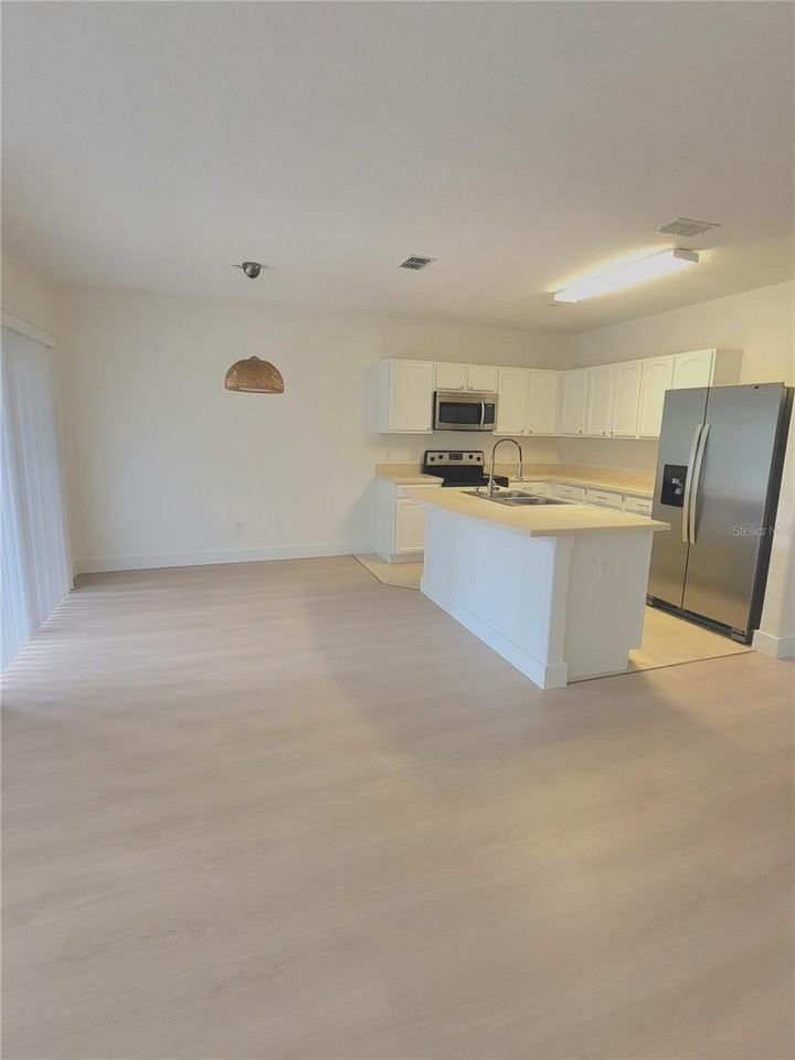 9548 Bacchus Trl - Photo 4 of 19