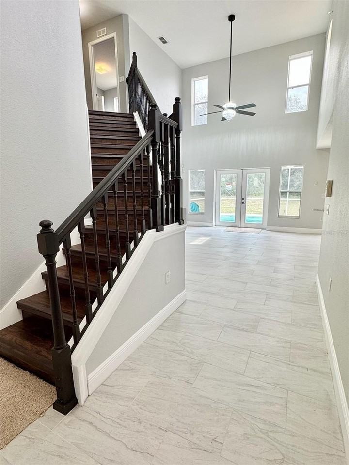 1711 Redfin Way - Photo 4 of 26