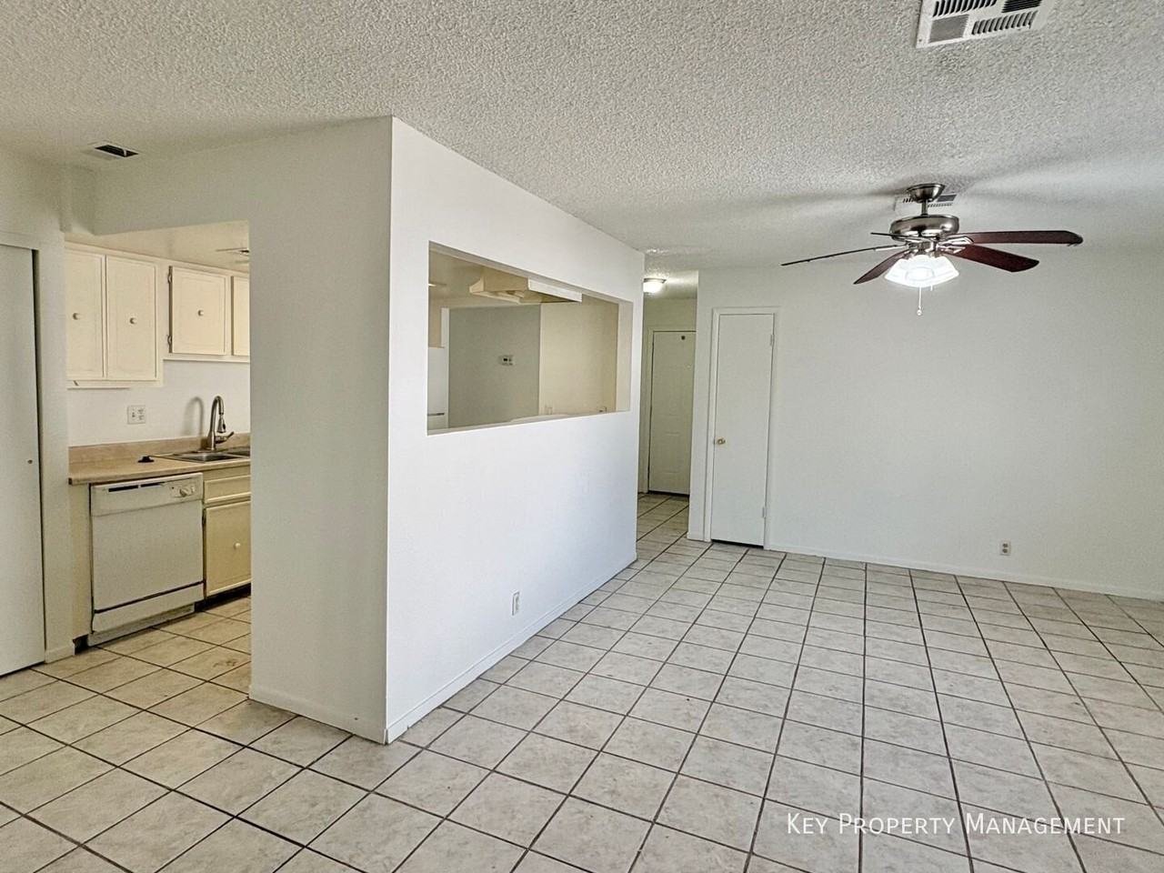 1625 Crest Haven Ave - Photo 4 of 14