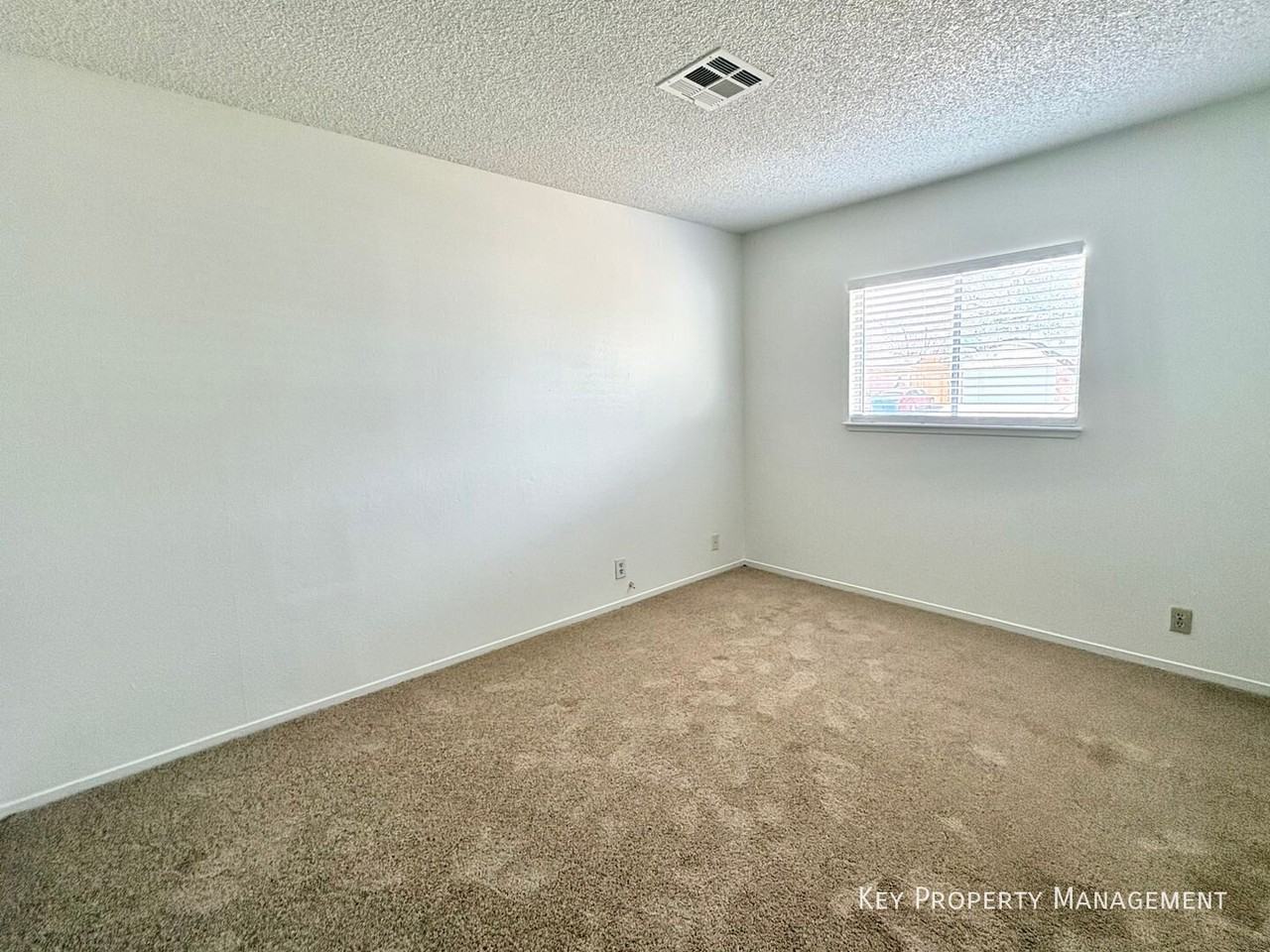 1625 Crest Haven Ave - Photo 7 of 14