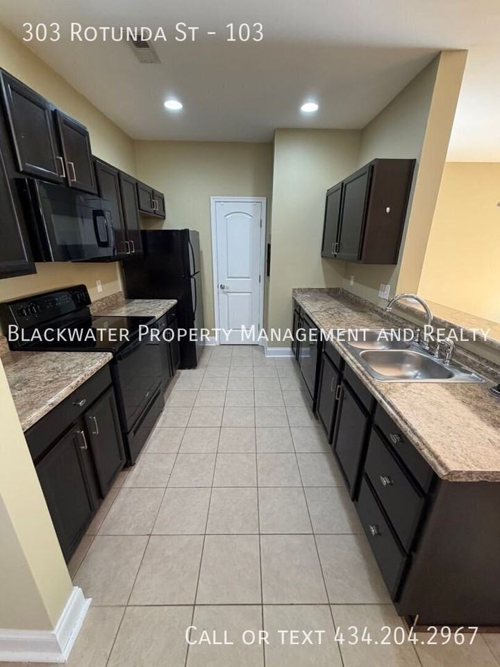 303 Rotunda St #103 - Photo 4 of 19