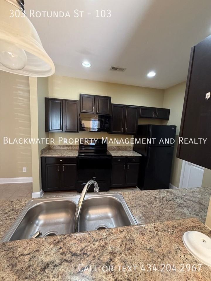 303 Rotunda St #103 - Photo 5 of 19