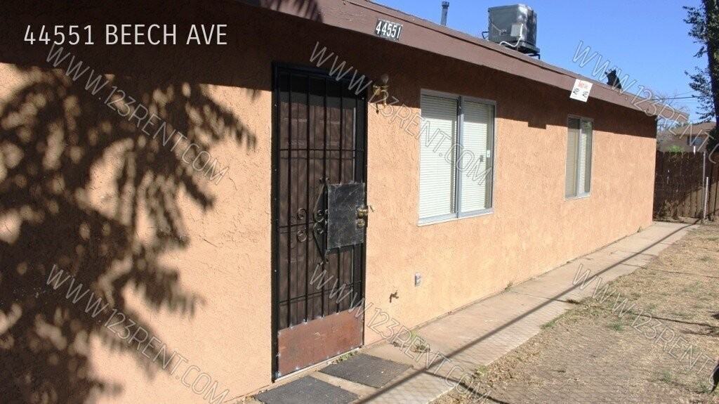 44551 Beech Ave - Photo 2 of 11