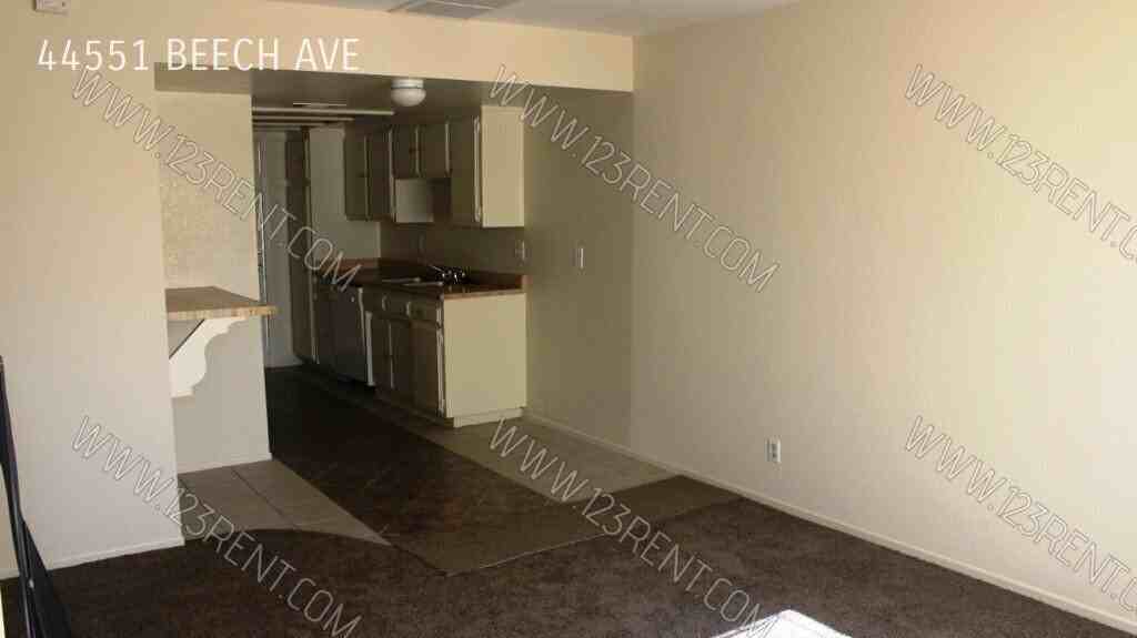 44551 Beech Ave - Photo 4 of 11