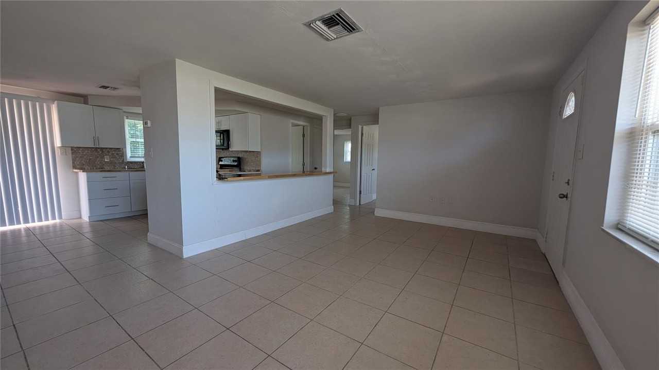 3608 Harvard Dr - Photo 3 of 25