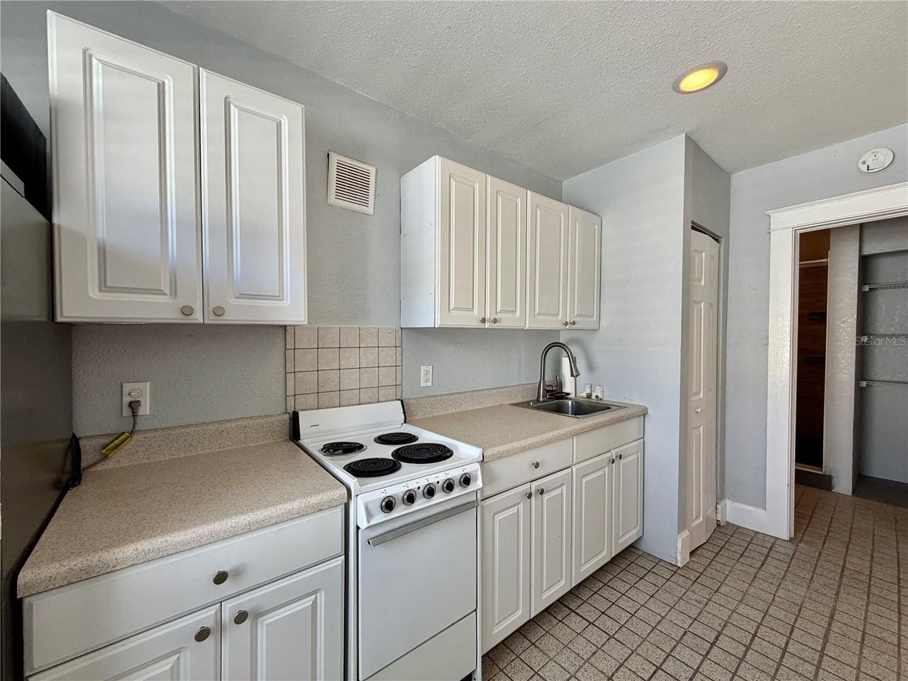 1326 17th Ter N #1 - Photo 6 of 14