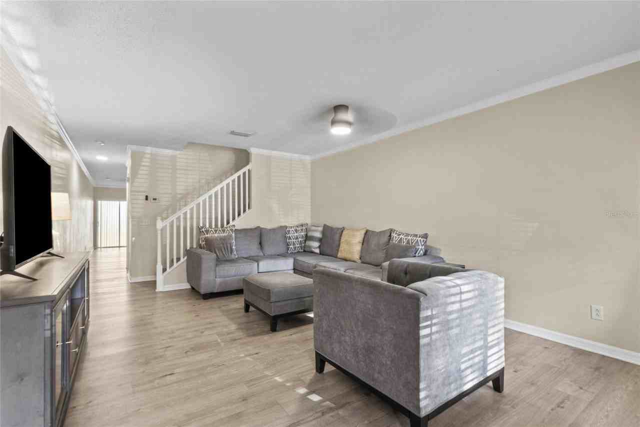 10730 Keys Gate Dr - Photo 3 of 26