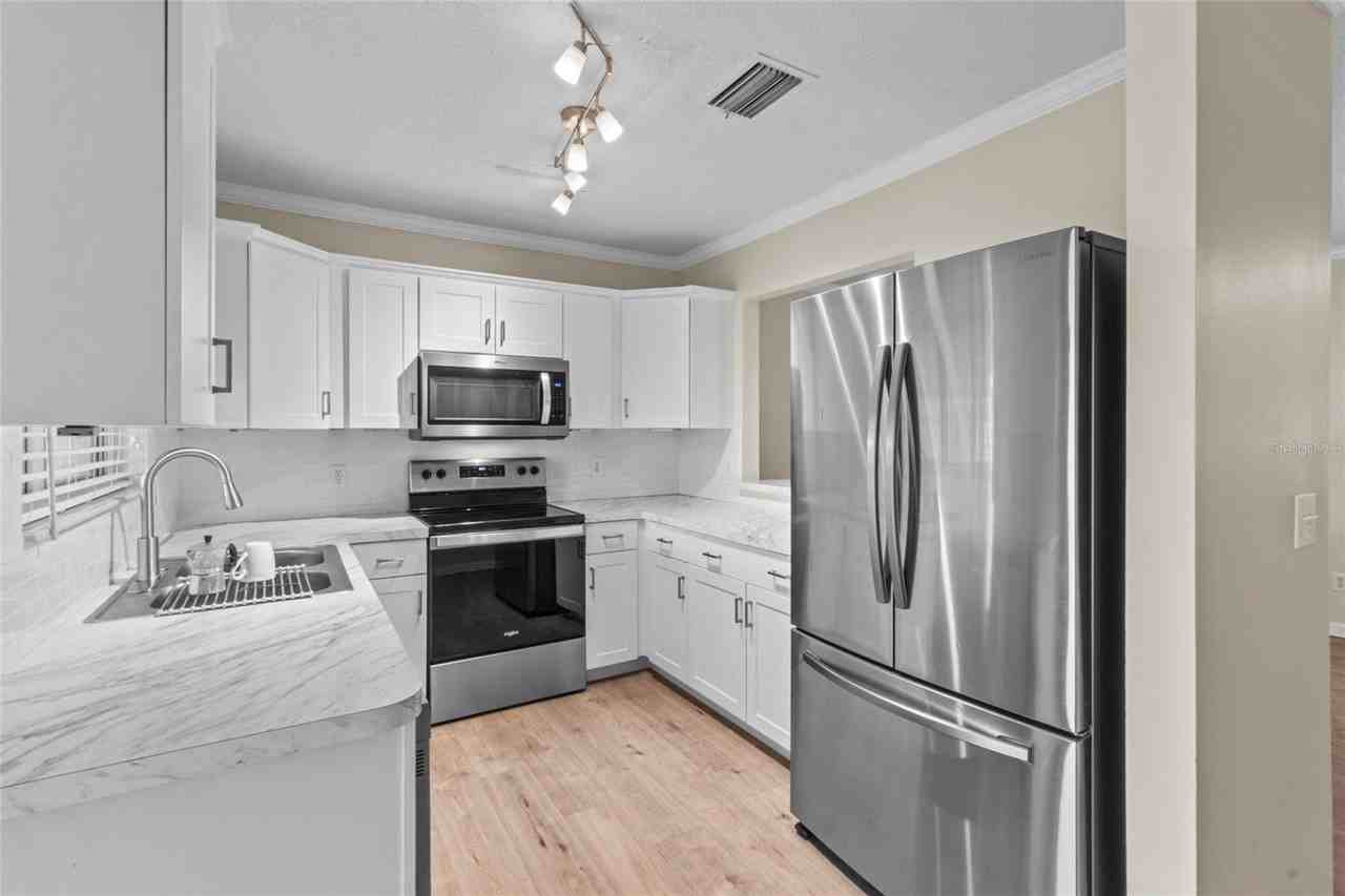10730 Keys Gate Dr - Photo 6 of 26