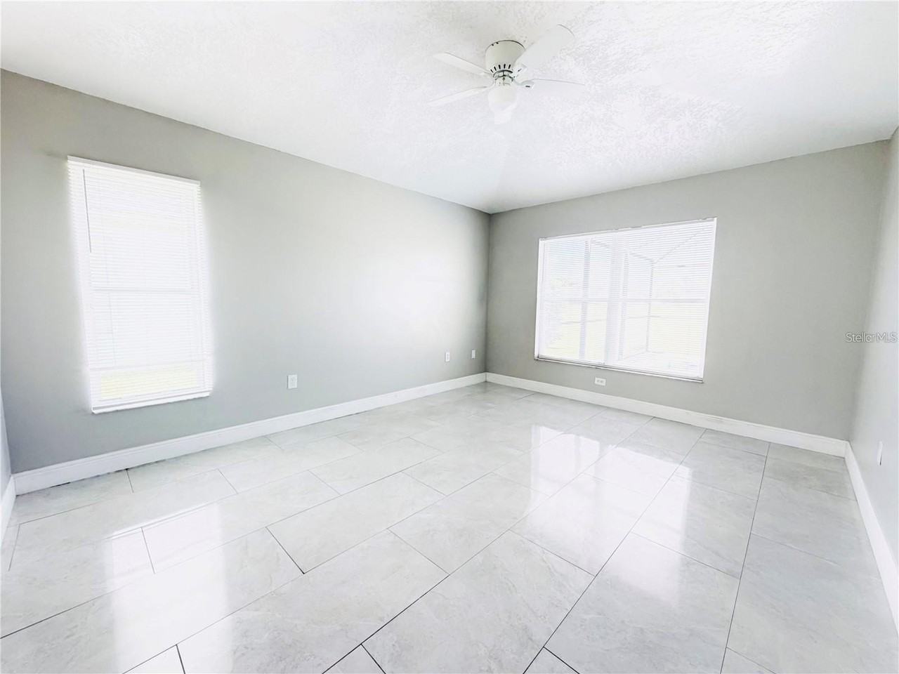 207 Langham Dr - Photo 3 of 12