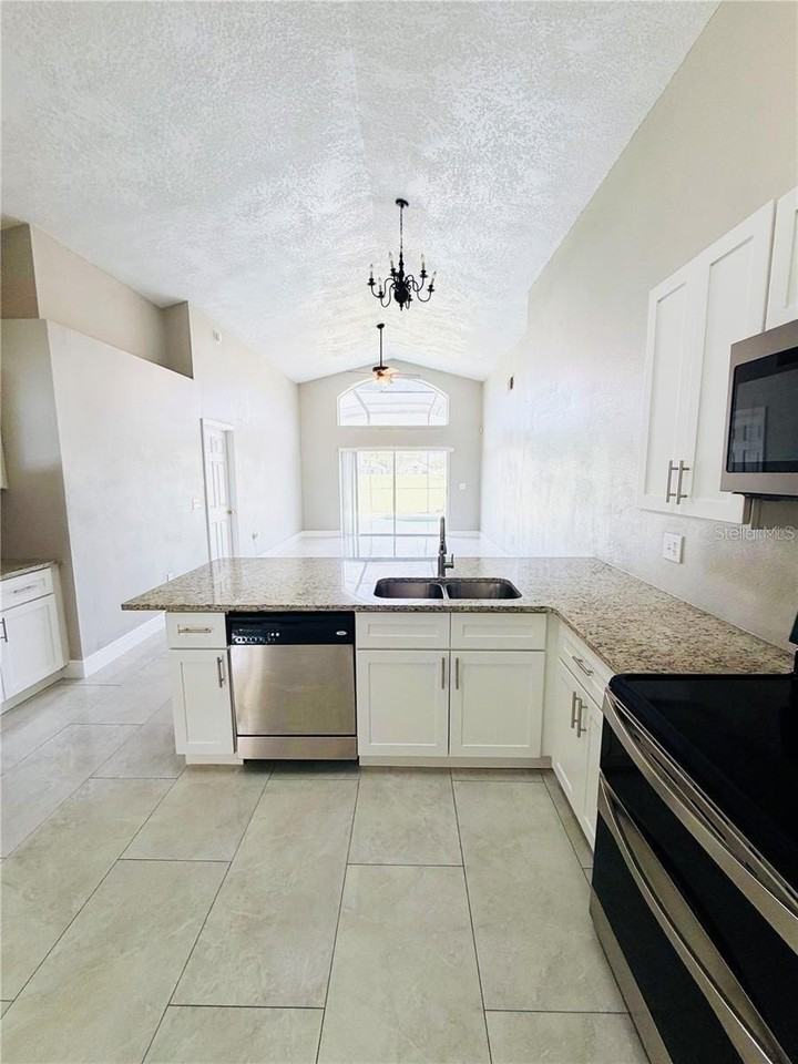 207 Langham Dr - Photo 6 of 12