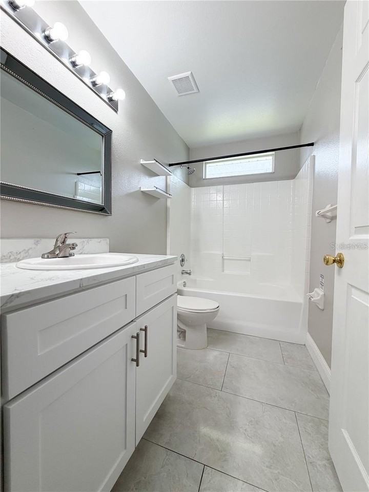 207 Langham Dr - Photo 7 of 12