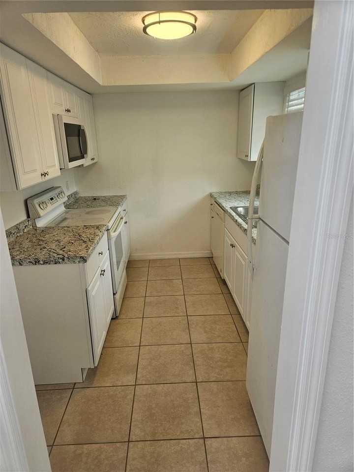 4316 Cedar Grove St - Photo 4 of 7