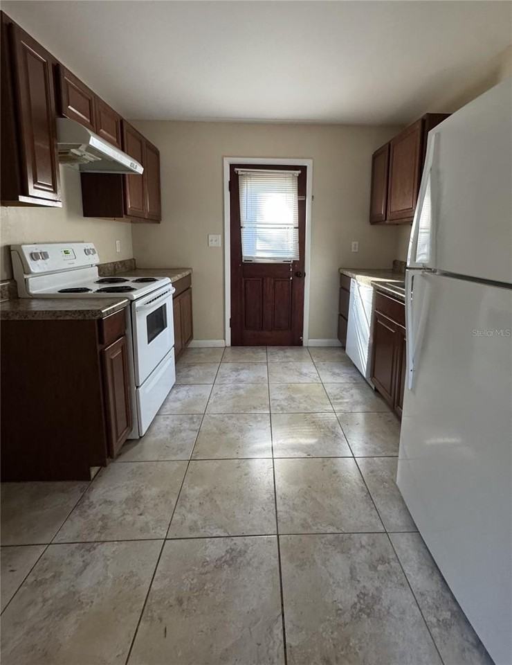 22368 Panorama St - Photo 3 of 8