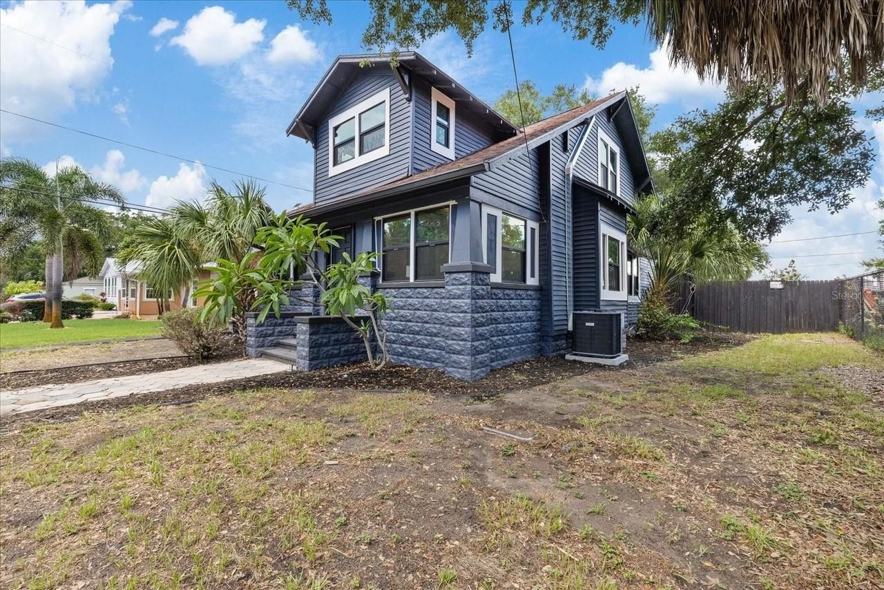 1618 12th St S - Photo 2 of 40