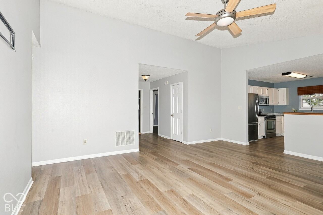 4215 Tarpon Bay Dr - Photo 3 of 17