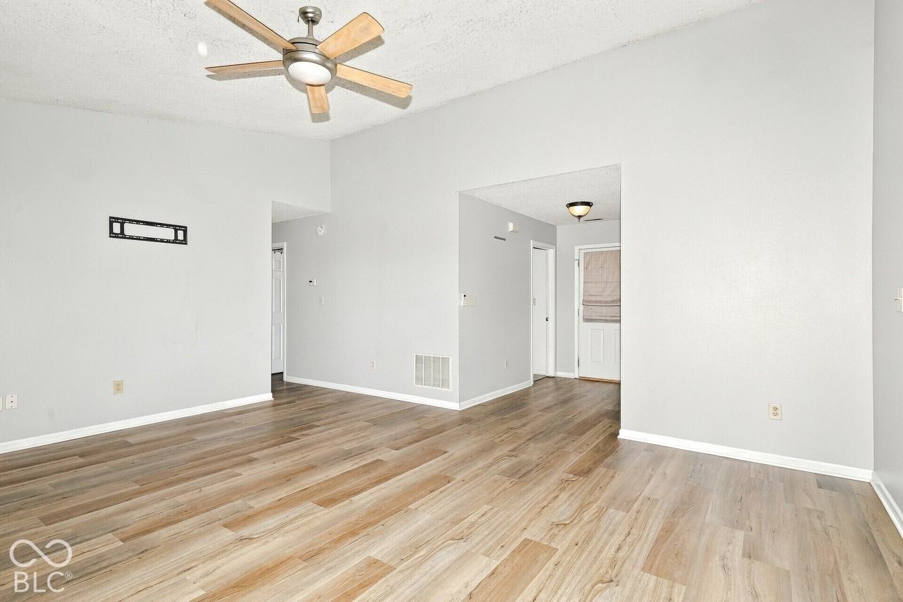 4215 Tarpon Bay Dr - Photo 4 of 17