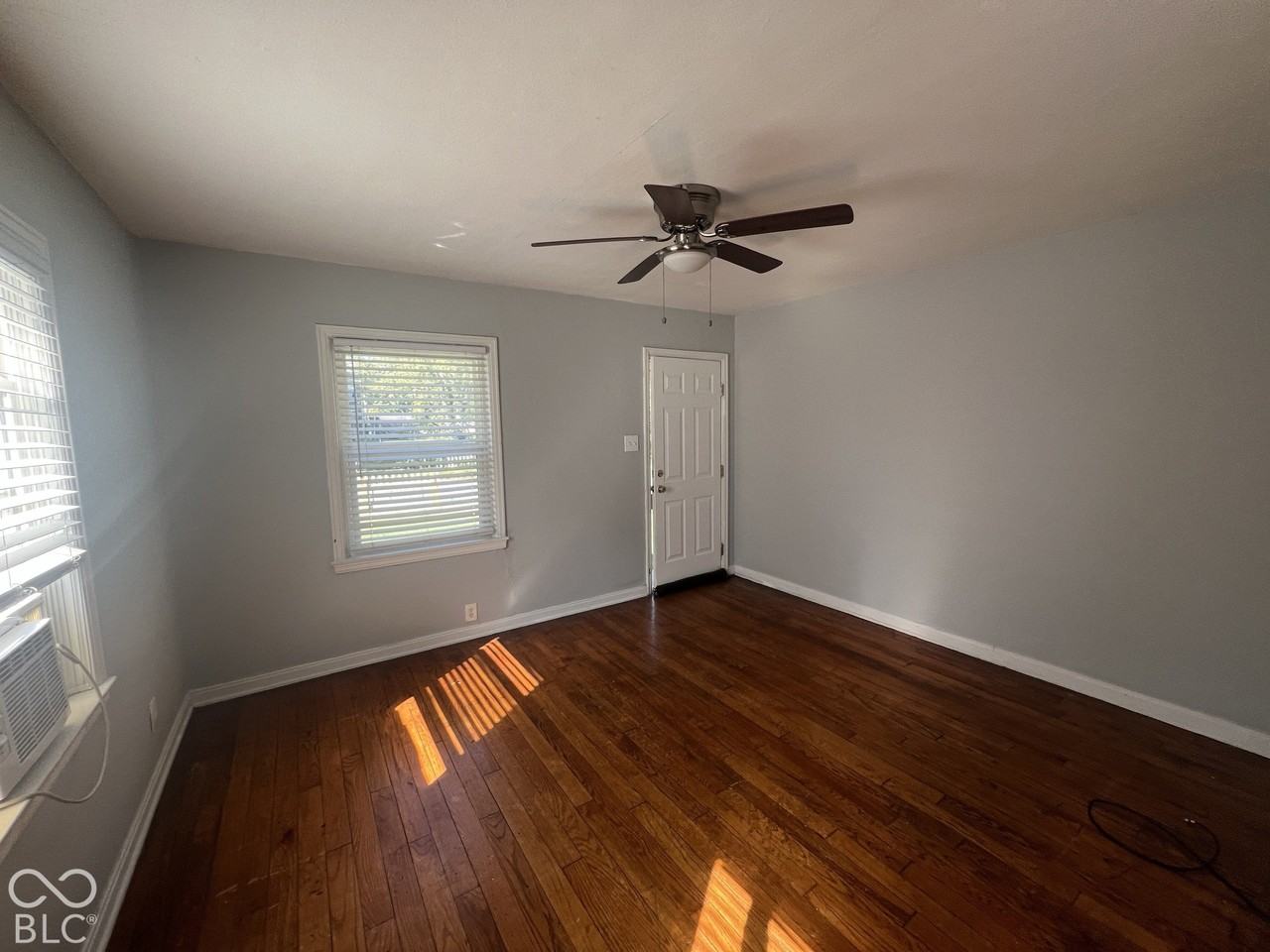 605 N Tibbs Ave - Photo 2 of 13