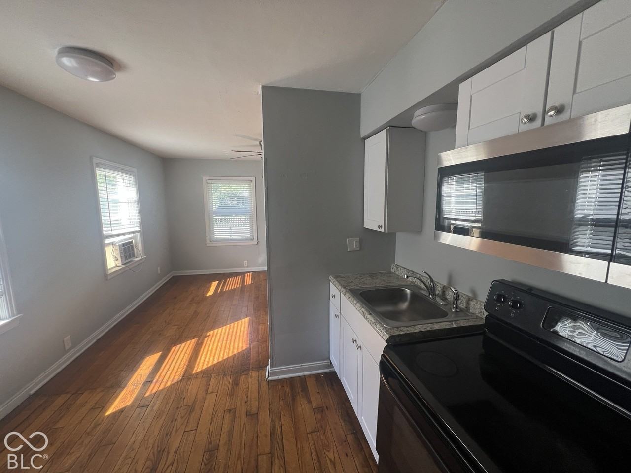 605 N Tibbs Ave - Photo 6 of 13
